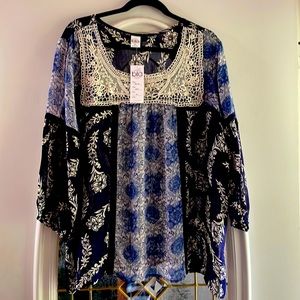 NWT bila Navy Top.
